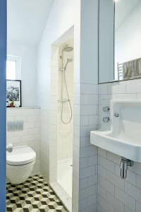 Guest shower room