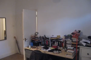 Study (in bedroom)