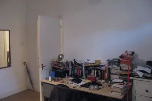 Study (in bedroom)