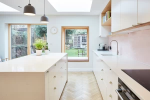 Kitchen & dining hub