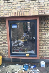 Projecting window seat