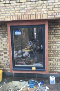 Projecting window seat