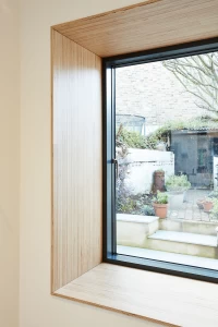 Projecting window seat