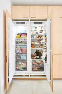 Integrated fridge & freezer
